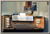 elektronisches Instrument im Chor