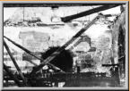 Brandreste der Empore, auf welcher die Goll-Orgel von 1888 stand.