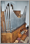 seitliche Ansicht mit angebautem Spieltisch