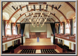 Konzertsaal 2013. Die Orgel ist hinter dem Gitter immer noch vorhanden, allerdings ohne Spieltisch (siehe Geschichte).
