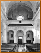 Raumansicht vor Abbruch der oberen Empore und der Orgel