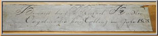 Rafz ZH, private Hausorgel, Orgelbauer Michael Gassler, Koblenz AG. Inschrift im Orgelgehäuse.